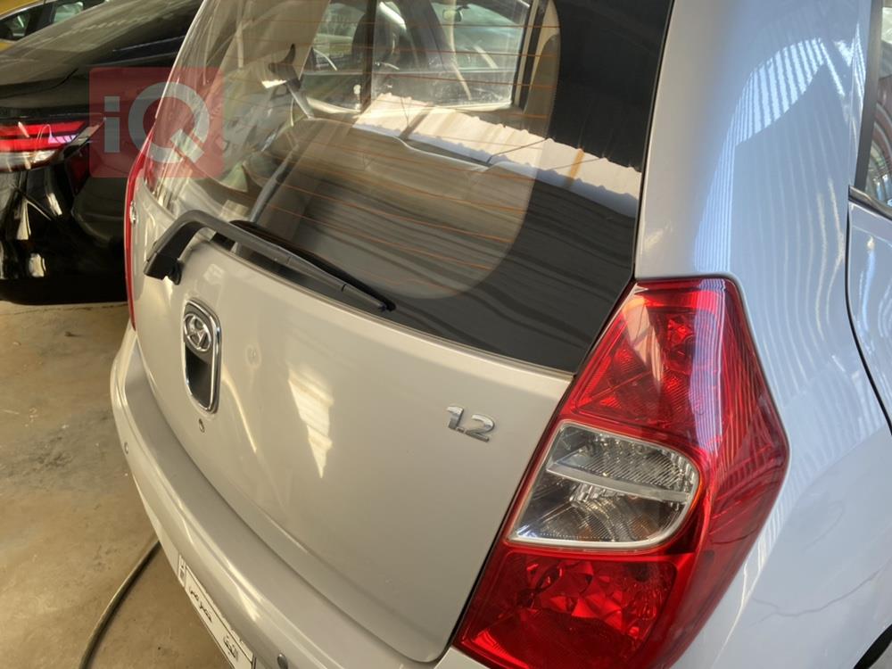 هیوندای i10